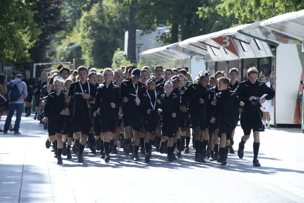 Echauffement des ramasseurs de balles durant Roland-Garros 2015 - ©Eric Della Torre / FFT
